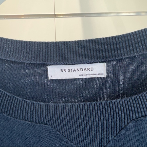 Banana Republic Standard collection navy, free neck sweater. - Picture 3 of 3
